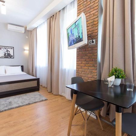 חארקיב Modern Studio Beside Metro Yaroslava Mudroho, Universytet - Chernyshevska Str 95-7 מראה חיצוני תמונה