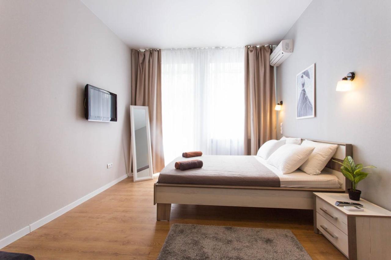 חארקיב Modern Studio Beside Metro Yaroslava Mudroho, Universytet - Chernyshevska Str 95-7 מראה חיצוני תמונה