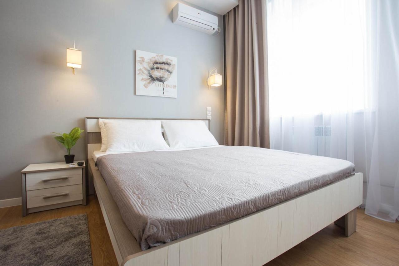 חארקיב Modern Studio Beside Metro Yaroslava Mudroho, Universytet - Chernyshevska Str 95-7 מראה חיצוני תמונה