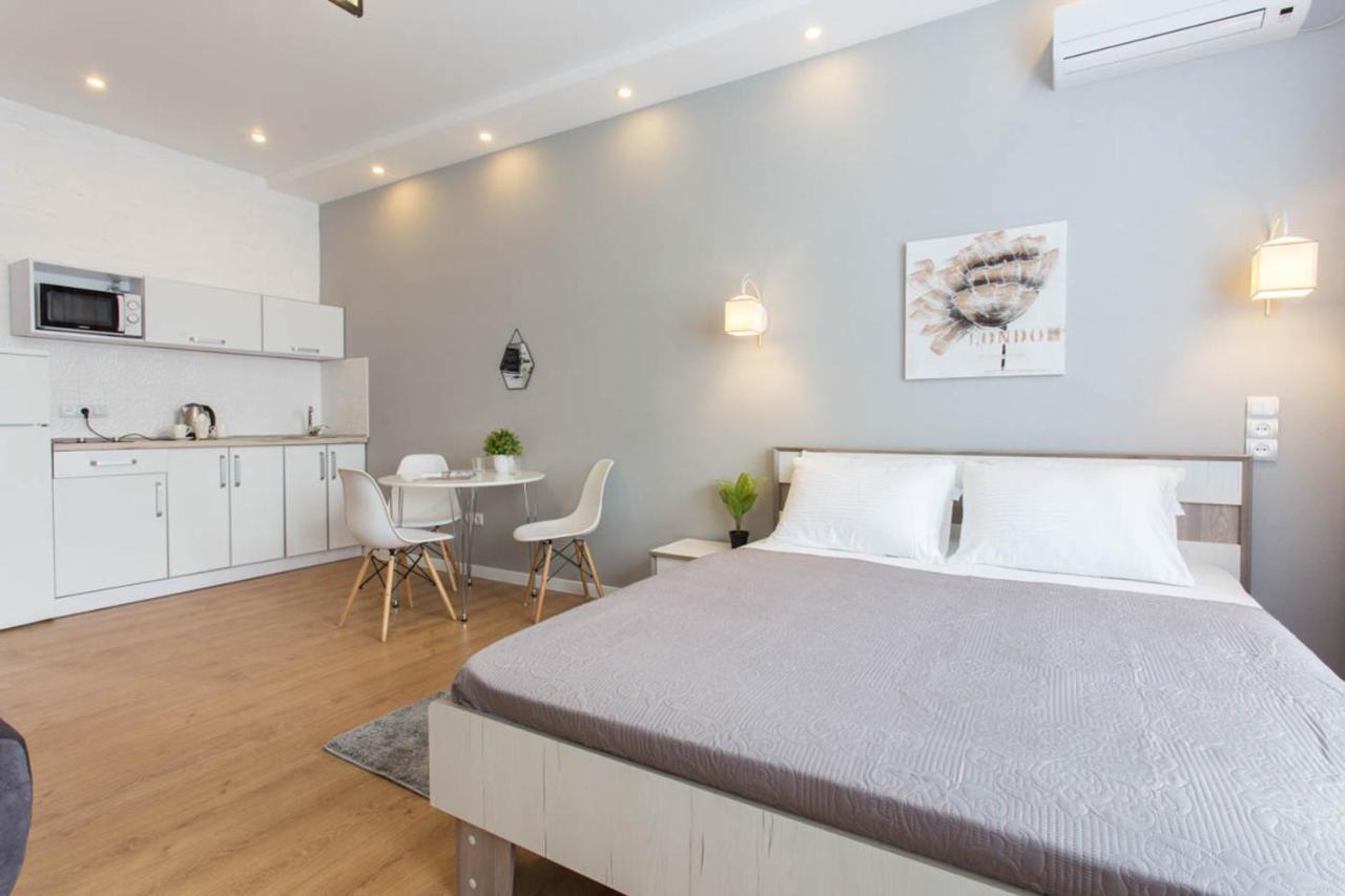 חארקיב Modern Studio Beside Metro Yaroslava Mudroho, Universytet - Chernyshevska Str 95-7 מראה חיצוני תמונה