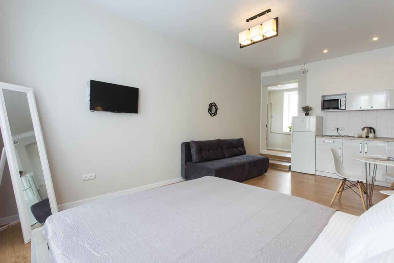 חארקיב Modern Studio Beside Metro Yaroslava Mudroho, Universytet - Chernyshevska Str 95-7 מראה חיצוני תמונה