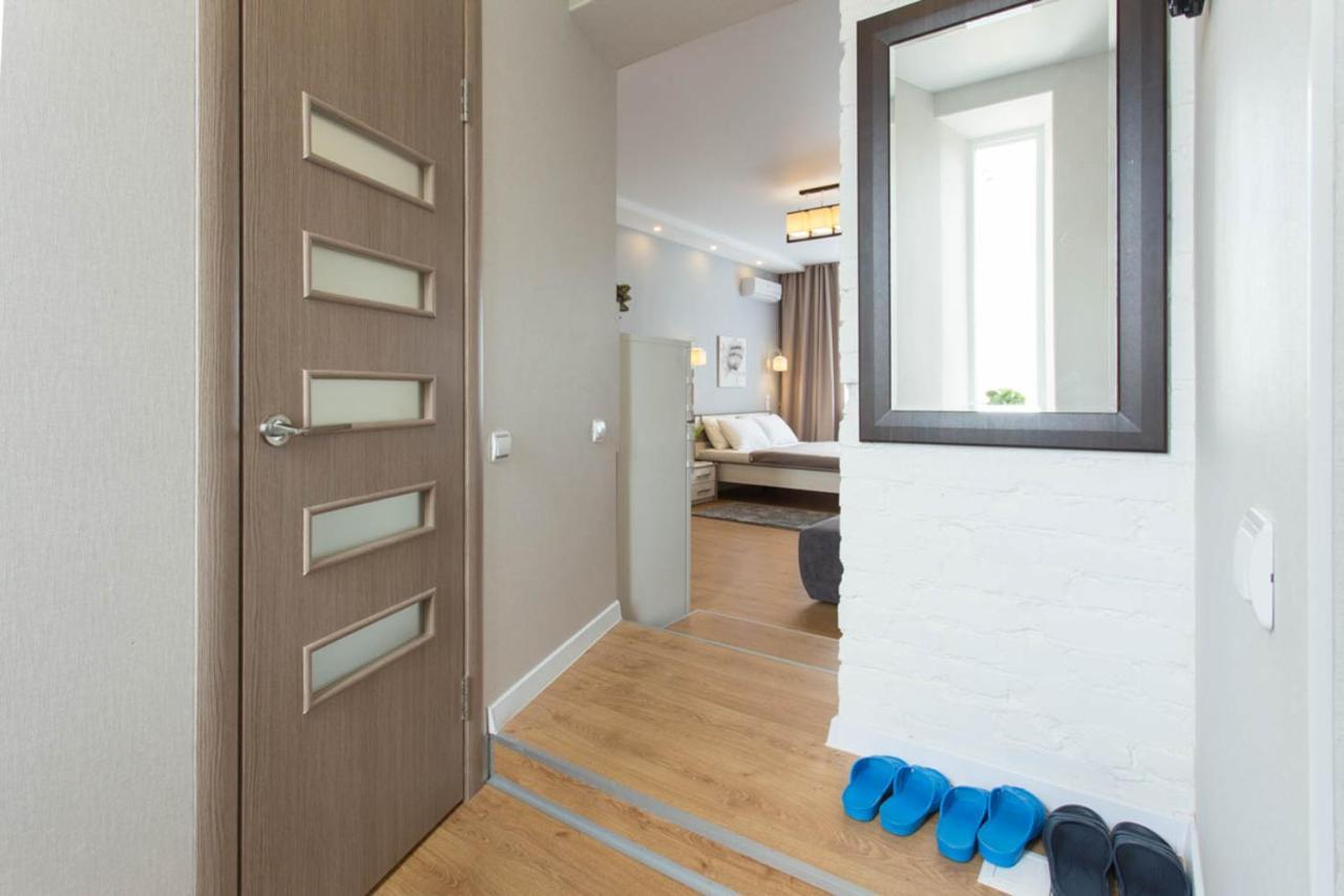 חארקיב Modern Studio Beside Metro Yaroslava Mudroho, Universytet - Chernyshevska Str 95-7 מראה חיצוני תמונה