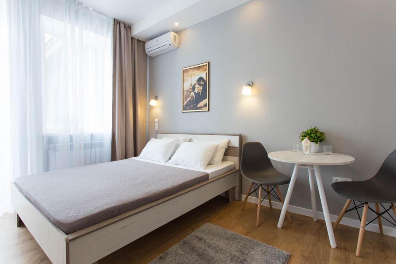 חארקיב Modern Studio Beside Metro Yaroslava Mudroho, Universytet - Chernyshevska Str 95-7 מראה חיצוני תמונה